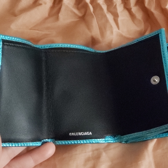 Compact Wallet - Picture 4 of 14